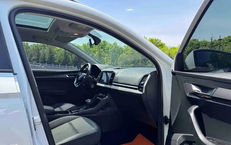 Skoda Karoq I, 2023 год, 1 800 000 рублей, 11 фотография