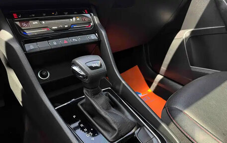 Skoda Karoq I, 2023 год, 1 800 000 рублей, 14 фотография