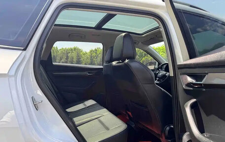 Skoda Karoq I, 2023 год, 1 800 000 рублей, 19 фотография