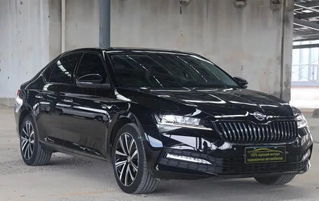 Skoda Superb III рестайлинг, 2023 год, 1 800 000 рублей, 2 фотография