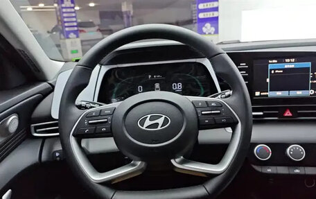 Hyundai Elantra, 2025 год, 1 650 000 рублей, 15 фотография