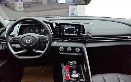 Hyundai Elantra, 2025 год, 1 650 000 рублей, 5 фотография