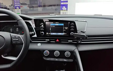 Hyundai Elantra, 2025 год, 1 650 000 рублей, 16 фотография