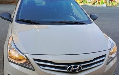 Hyundai Solaris II рестайлинг, 2015 год, 1 150 000 рублей, 1 фотография