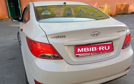 Hyundai Solaris II рестайлинг, 2015 год, 1 150 000 рублей, 2 фотография