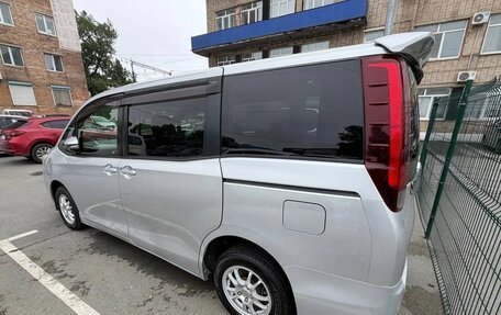 Toyota Noah III, 2014 год, 1 500 000 рублей, 4 фотография