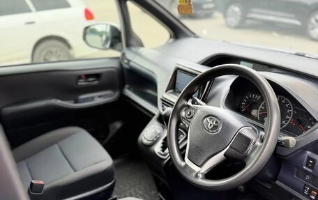 Toyota Noah III, 2014 год, 1 500 000 рублей, 5 фотография