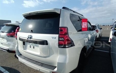Toyota Land Cruiser Prado 150 рестайлинг 2, 2022 год, 6 120 000 рублей, 4 фотография