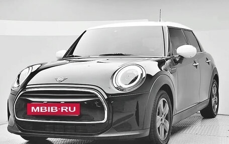 MINI Hatch, 2023 год, 1 700 000 рублей, 2 фотография