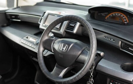 Honda Freed I, 2010 год, 900 000 рублей, 11 фотография