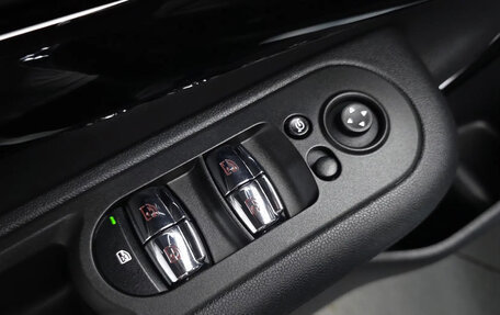 MINI Clubman, 2023 год, 1 800 000 рублей, 21 фотография