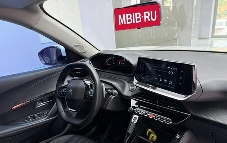 Peugeot 2008 II, 2022 год, 1 300 000 рублей, 13 фотография