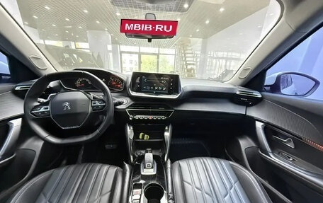 Peugeot 2008 II, 2022 год, 1 300 000 рублей, 9 фотография