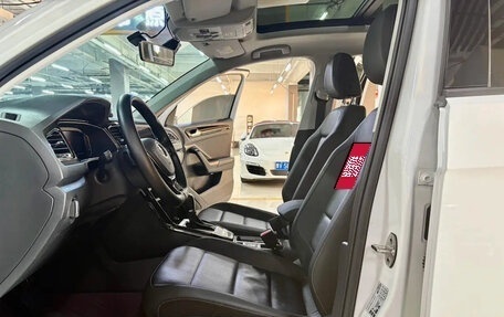 Volkswagen T-Roc I, 2022 год, 1 500 000 рублей, 10 фотография