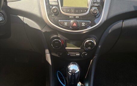 Hyundai Solaris II рестайлинг, 2012 год, 700 000 рублей, 6 фотография