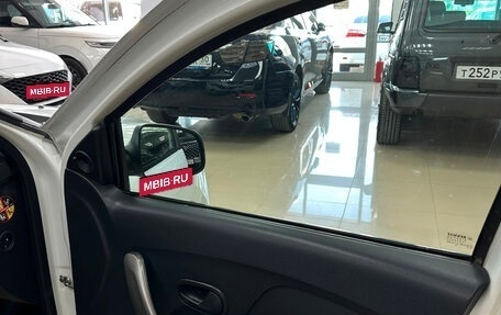 Renault Logan II, 2019 год, 550 000 рублей, 15 фотография