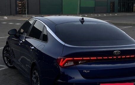 KIA K5, 2021 год, 2 300 000 рублей, 11 фотография