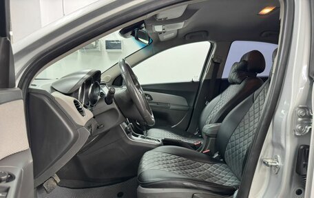 Chevrolet Cruze II, 2010 год, 650 000 рублей, 10 фотография