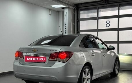 Chevrolet Cruze II, 2010 год, 650 000 рублей, 6 фотография