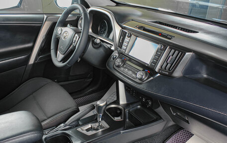 Toyota RAV4, 2019 год, 2 599 000 рублей, 11 фотография