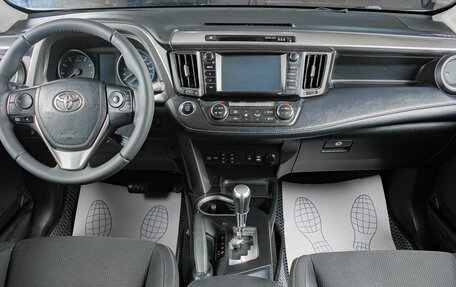Toyota RAV4, 2019 год, 2 599 000 рублей, 13 фотография