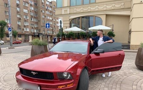Ford Mustang VI рестайлинг, 2005 год, 3 000 000 рублей, 4 фотография