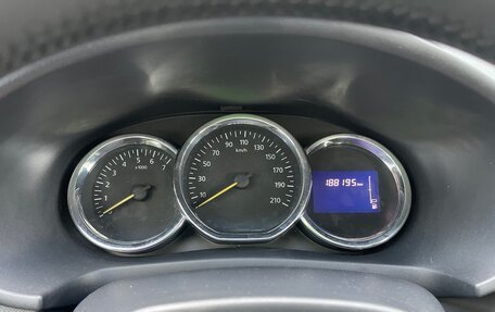 Renault Logan II, 2017 год, 590 000 рублей, 10 фотография