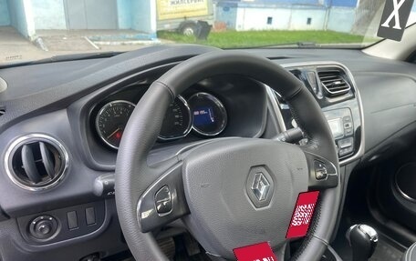 Renault Logan II, 2017 год, 590 000 рублей, 7 фотография