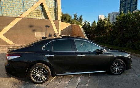Toyota Camry, 2023 год, 2 950 000 рублей, 4 фотография