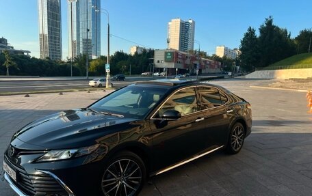 Toyota Camry, 2023 год, 2 950 000 рублей, 5 фотография