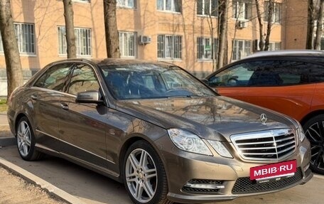 Mercedes-Benz E-Класс, 2012 год, 3 700 000 рублей, 3 фотография