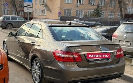 Mercedes-Benz E-Класс, 2012 год, 3 700 000 рублей, 4 фотография