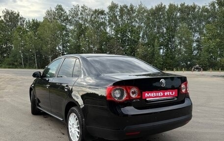 Volkswagen Jetta VI, 2010 год, 749 000 рублей, 3 фотография
