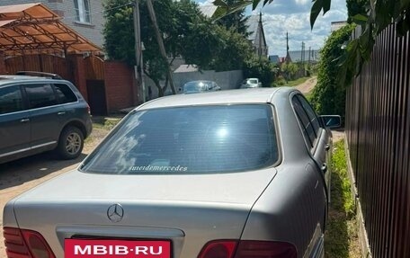 Mercedes-Benz E-Класс, 1998 год, 230 000 рублей, 3 фотография