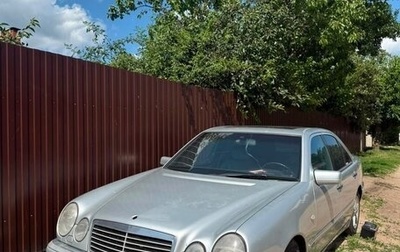 Mercedes-Benz E-Класс, 1998 год, 230 000 рублей, 1 фотография
