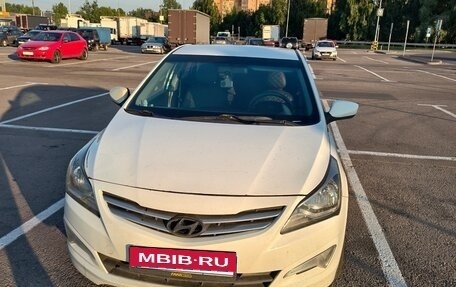 Hyundai Solaris II рестайлинг, 2015 год, 600 000 рублей, 5 фотография