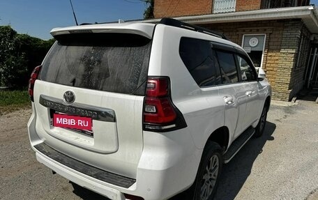 Toyota Land Cruiser Prado 150 рестайлинг 2, 2020 год, 4 950 000 рублей, 3 фотография