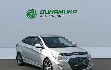 Hyundai Solaris II рестайлинг, 2011 год, 555 000 рублей, 3 фотография