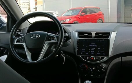 Hyundai Solaris II рестайлинг, 2011 год, 555 000 рублей, 13 фотография