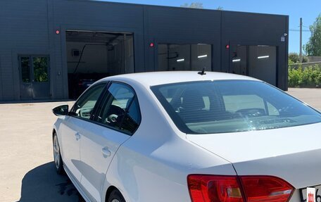Volkswagen Jetta VI, 2013 год, 1 315 000 рублей, 2 фотография
