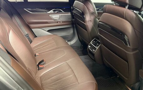 BMW 7 серия, 2018 год, 3 599 000 рублей, 13 фотография