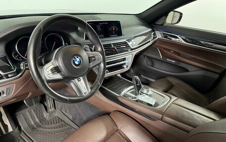 BMW 7 серия, 2018 год, 3 599 000 рублей, 12 фотография
