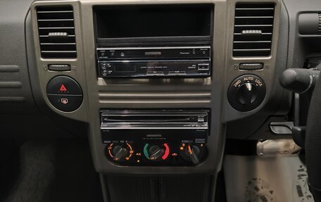 Nissan X-Trail, 2005 год, 900 000 рублей, 16 фотография