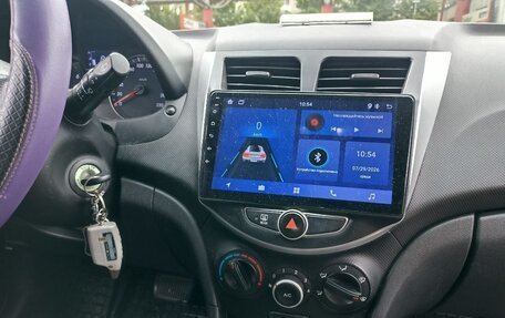 Hyundai Solaris II рестайлинг, 2012 год, 777 000 рублей, 11 фотография