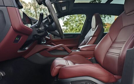 Porsche Cayenne III, 2024 год, 19 990 000 рублей, 12 фотография