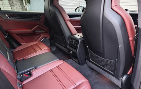Porsche Cayenne III, 2024 год, 19 990 000 рублей, 20 фотография