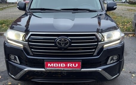 Toyota Land Cruiser 200, 2017 год, 7 400 000 рублей, 1 фотография