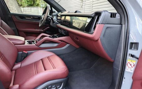 Porsche Cayenne III, 2024 год, 19 990 000 рублей, 28 фотография