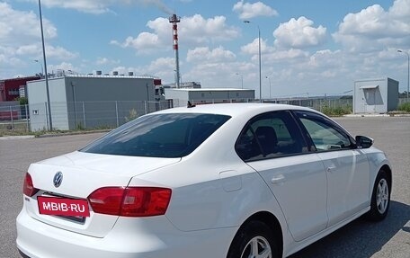 Volkswagen Jetta VI, 2013 год, 720 000 рублей, 6 фотография