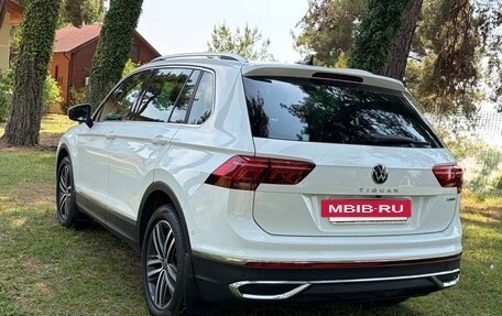 Volkswagen Tiguan II, 2021 год, 2 890 000 рублей, 4 фотография